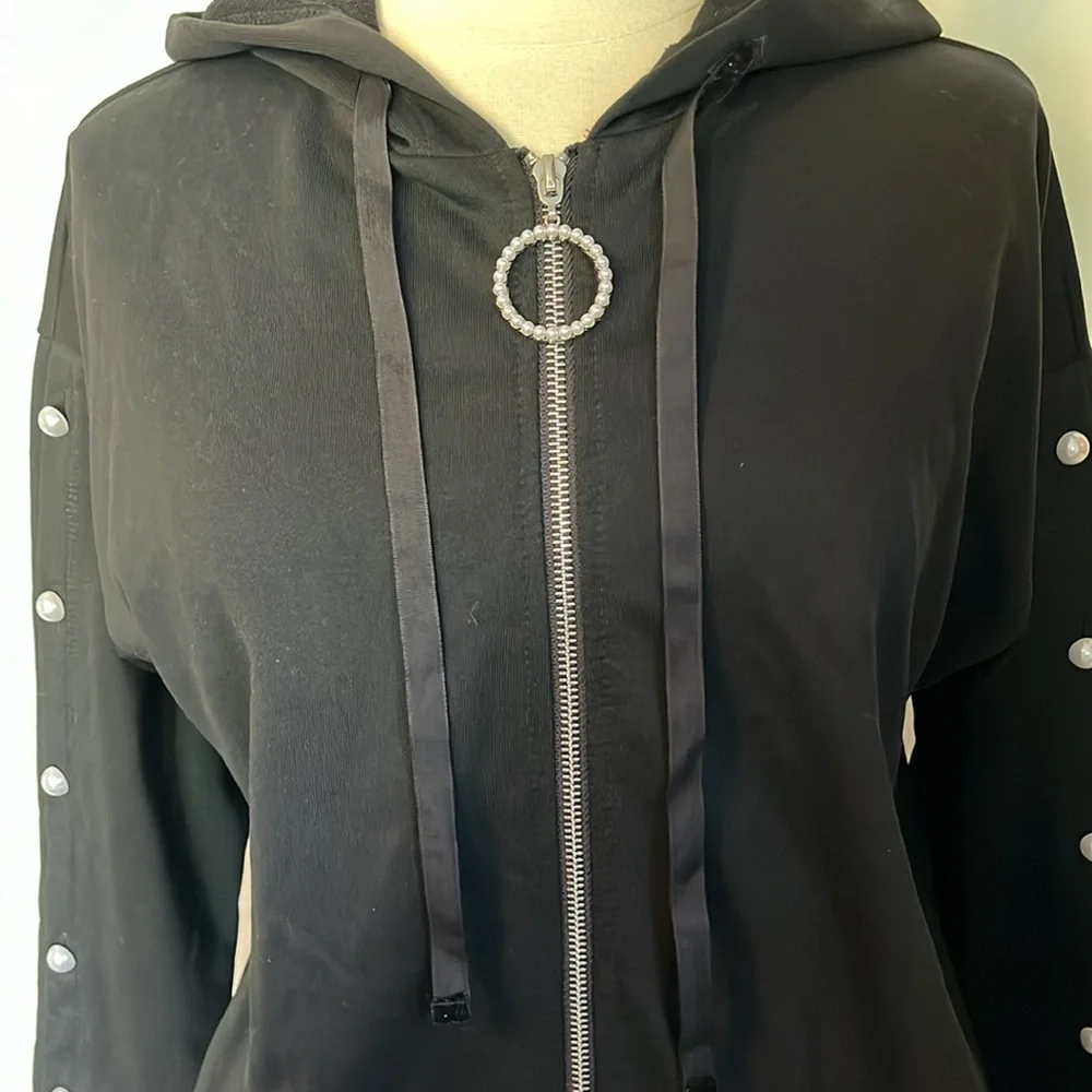 CQbyCQ Black Hoodie Sweatshirt Dress w/pearl detail & ruffle Hem Size Small